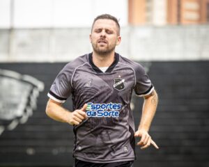ABC oficializa a contratação do lateral-direito Ezequiel para 2025