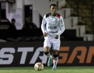 ABC anuncia a contratação do atacante Robinho para a temporada de 2025