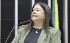 AGU questiona STF sobre uso do Bolsa Família em apostas online