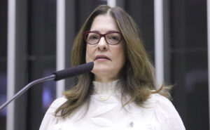 Lula sanciona lei do BPC com vetos, incluindo a exigência de biometria