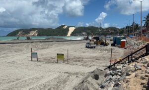 Engorda da Praia de Ponta Negra Atinge 77% e Alcança Calçadão da Avenida Erivan França