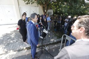 Lula e Haddad discutem medidas fiscais e reforma tributária em meio a preocupações com desidratação