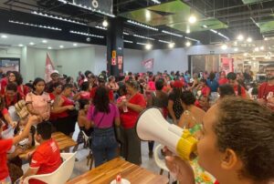 Militantes do MLB invadem supermercado em Natal durante protesto ‘Natal Sem Fome’