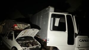 Motorista tem caminhão roubado e fica refém de criminosos em Natal