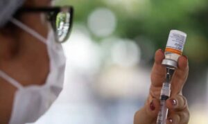 RN recebe 35 mil doses de vacina atualizada contra Covid-19