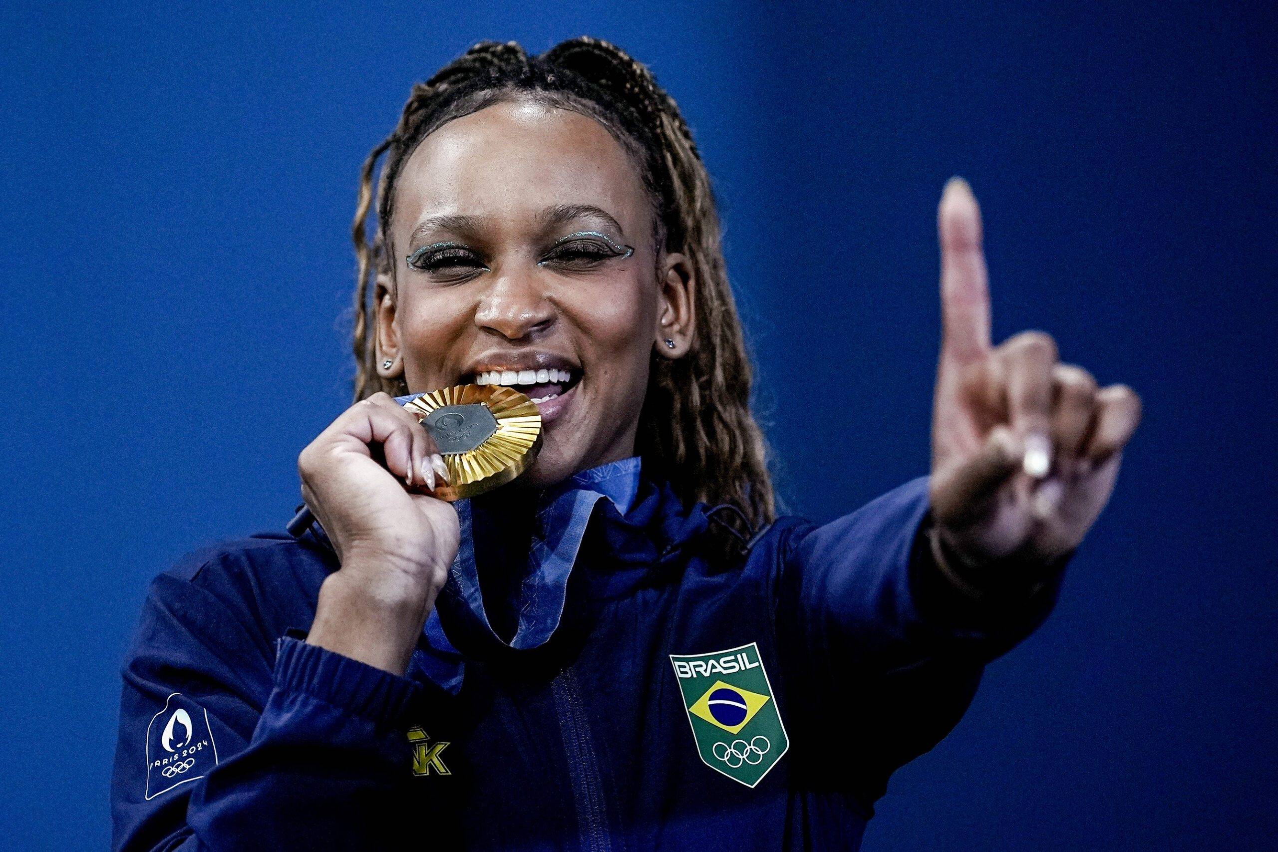 Rebeca Andrade e o protagonismo feminino marcam o esporte olímpico brasileiro em 2024