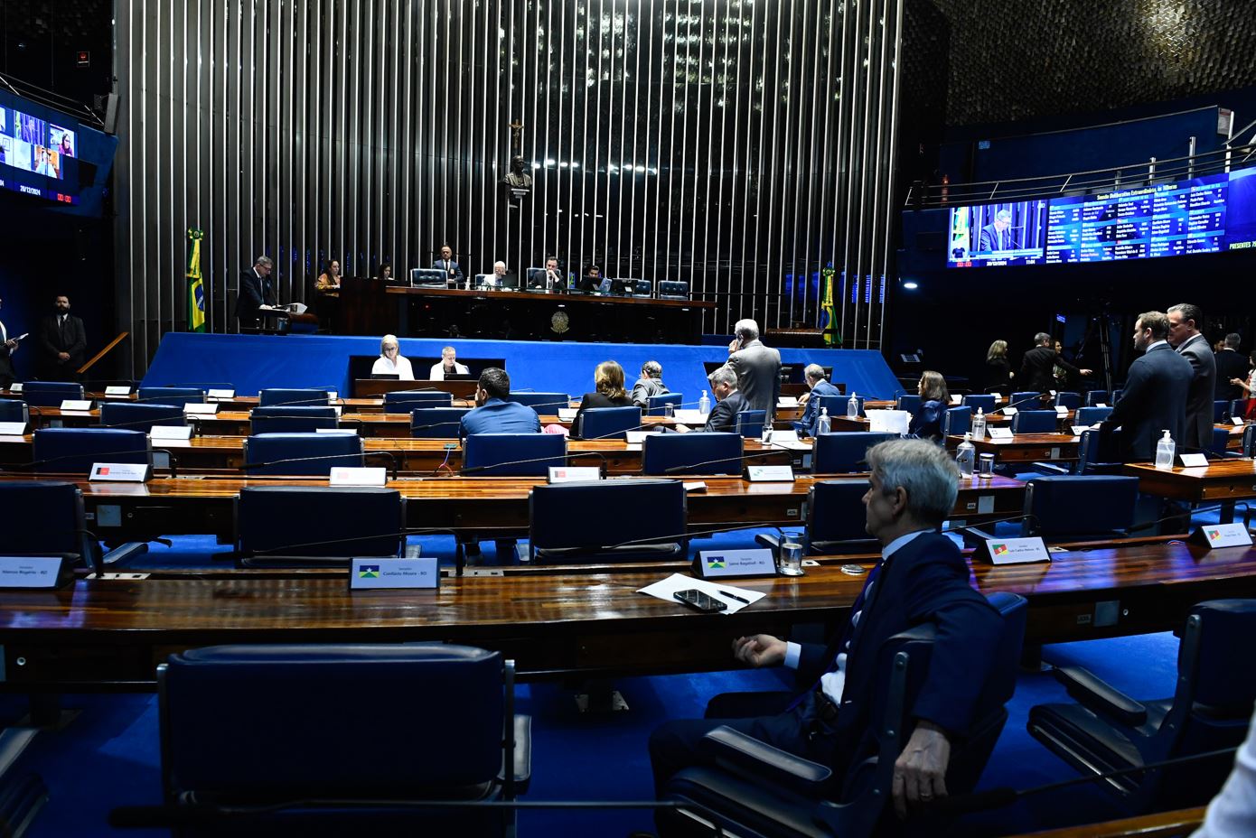 Senado aprova limite para reajuste do salário mínimo e finaliza votação de propostas do pacote fiscal