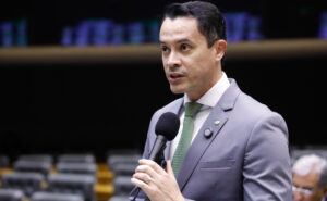 Validade vitalícia para estacionamento de idosos é aprovada em comissão