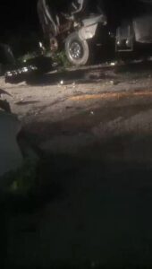 Colisão frontal entre van e caminhão na RN-086 deixa sete feridos