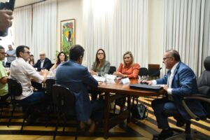 Prefeito de Natal anuncia corte de jetons e diárias em plano de 100 dias