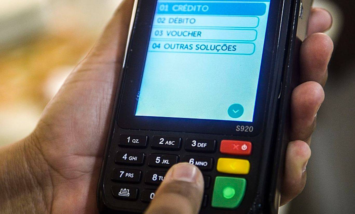 Receita aperta fiscalização e passa a receber dados de cartões de crédito e PIX de instituições financeiras