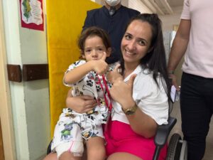 Criança de 3 anos recebe alta após ser atropelada em lanchonete em Parnamirim