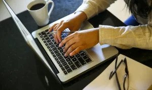 Empresas brasileiras devem incluir avaliação de riscos psicossociais na gestão de SST a partir de 2025