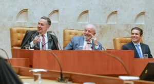 Reajuste salarial de 5,36% é implementado para Lula, ministros, parlamentares e membros do STF