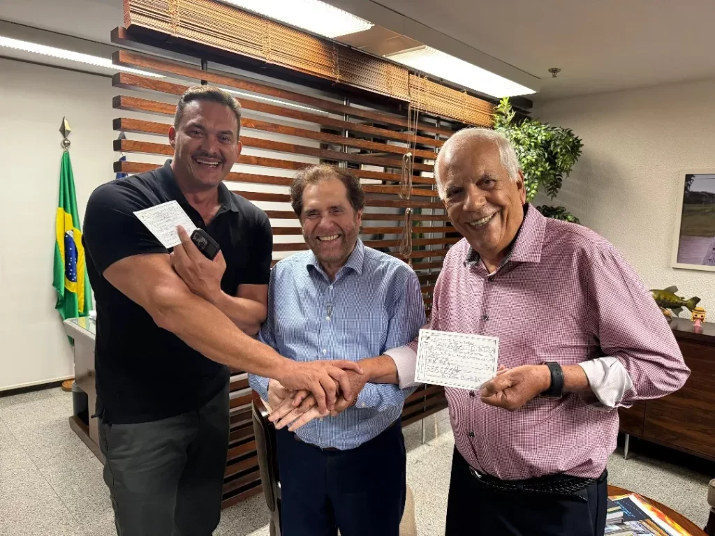 Senador Styvenson Valentim deixa o Podemos e se filia ao PSDB