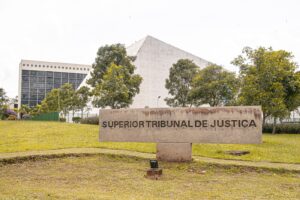 STJ mantém líderes do PCC em presídio federal após conflito de competência no RN