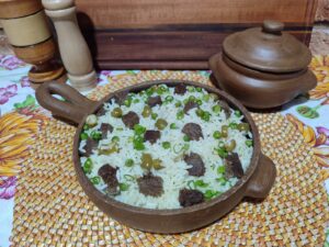 Arroz de carne de sol: receita simples e saborosa inspirada no clássico Maria Isabel
