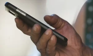 Celulares roubados: notificações via WhatsApp podem levar à recuperação e investigação