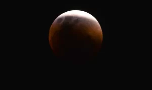 Eclipse Lunar Total de 2025: Brasil se prepara para a ‘Lua de Sangue’ na madrugada de sexta