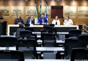 Câmara de Natal aprova projetos de apoio à mulher e geração de emprego em sessão histórica