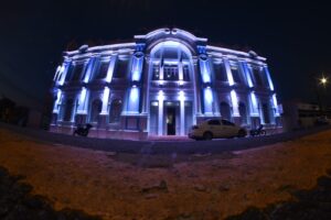 Natal se ilumina em azul e vermelho pelo Dia Mundial do Rim