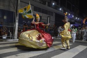 Samba potiguar encanta na abertura dos desfiles das escolas de samba de Natal