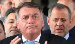 Bolsonaro é intimado na UTI sobre processo no STF após transmissão ao vivo