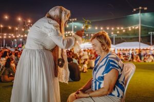 Espetáculo ‘Candeia’ celebra benzedeiras nordestinas em Natal com apresentações gratuitas