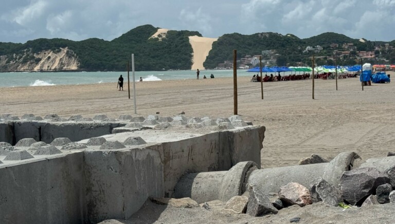Ibama volta a ser responsável por fiscalizar engorda da praia de Ponta Negra em Natal