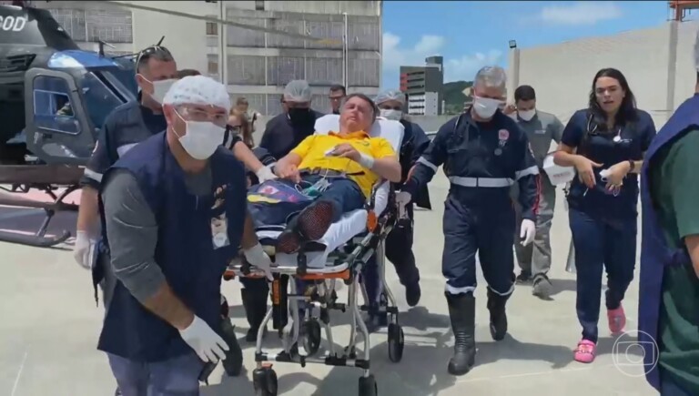 Jair Bolsonaro é transferido de UTI aérea para Brasília após internação no RN