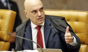 Ministro Alexandre de Moraes Defende Rigor Contra Envolvidos em Atos Golpistas de 8 de Janeiro