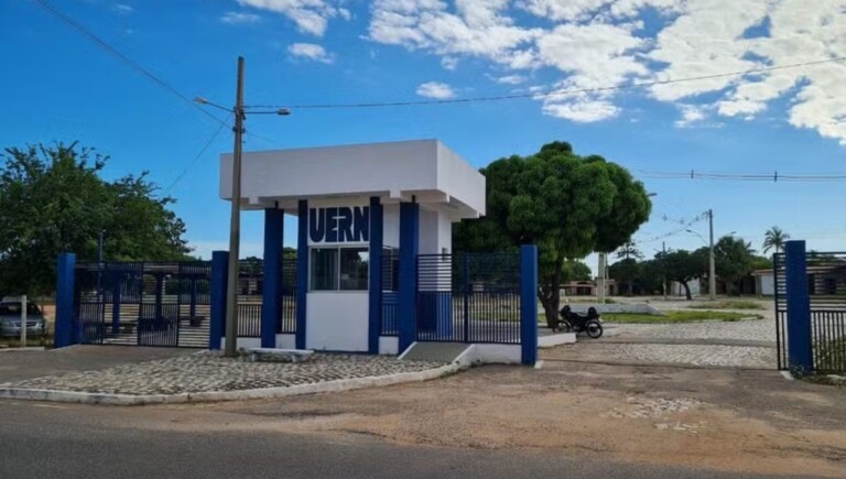 UERN cancela concurso público para vagas de professor; identidades de candidatos foram reveladas a examinadores