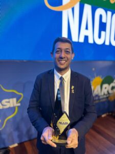 Vereador de Parnamirim recebe Troféu Destaque Nacional da UVB por projeto com idosos