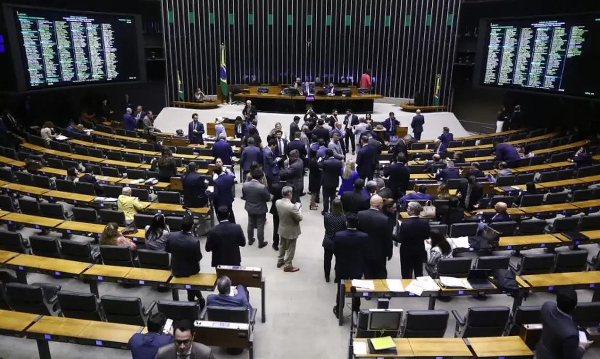 Câmara aprova aumento de vagas e RN pode ganhar duas cadeiras de deputado federal