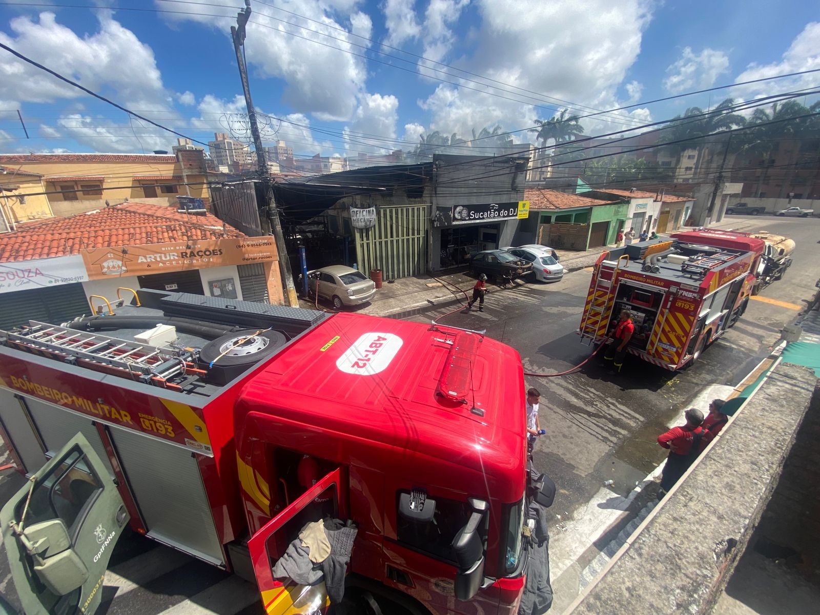 VÍDEO: Incêndio destrói sucata na Grande Natal