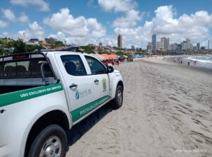 Semurb intensifica fiscalização nas praias de Ponta Negra e Redinha para coibir irregularidades